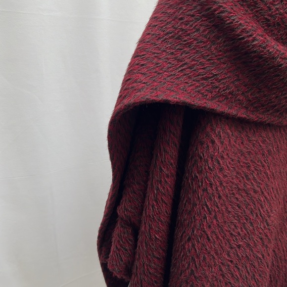 Lindsey Thornburg Burgundy/Black Chevron Alpaca Blend Shawl Cape Coat - Picture 11 of 16